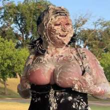 Alana SexyMessyBabes: Happy Pied in the Park day!
