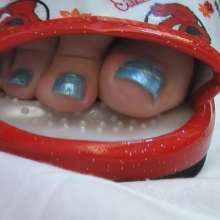 Alumi: Beautiful Japanese ballerinas seem to love putting their bare feet in slime
