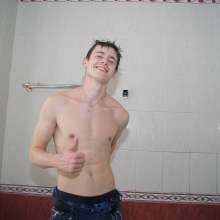 Wet Live Team: Wet Ruslan Takes Shampoo on His Head!
