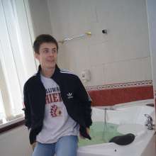Wet Live Team: Wet Ruslan Takes Shampoo on His Head!