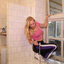 eileenvogel: W366 Eileen in Fila pants and pink shirt dunking