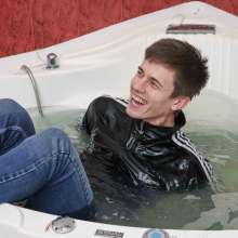 Wet Live Team: Danio and Ruslan Are Splashing in the Jacuzzi