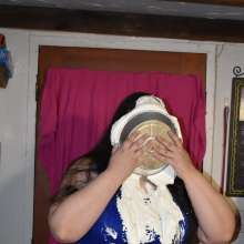 JD and Messy Andi: Messy Andi's 1st Pieing!