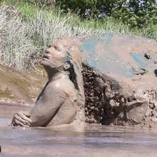 FOXY: Ayako in deep mud, extraordinary performance