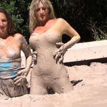 FOXY: Lesbians in mud. Video
