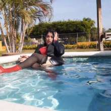 WetPlace: Jazminss Enjoying In Pool Fully-Clothed