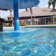 WetPlace: Jazminss Enjoying In Pool Fully-Clothed