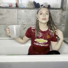 TheGungeZone: Leah's Messy Slime Bath