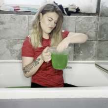 TheGungeZone: Leah's Messy Slime Bath