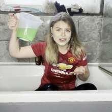 TheGungeZone: Leah's Messy Slime Bath