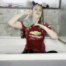 TheGungeZone: Leah's Messy Slime Bath