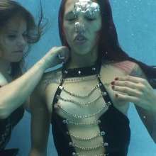 wamtec: Michelle and Nikki Get Some Satisfaction