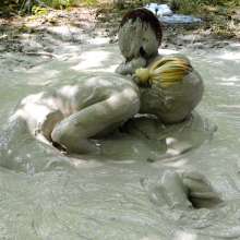 dlodoski: Mud Spa--Jordana and Odette (photos)