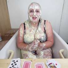Jeremy Custard: Splosh Casino Home Edition with Isla
