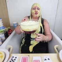 Jeremy Custard: Splosh Casino Home Edition with Isla