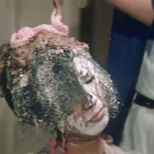 Gater: A woman recieves a messy shampoo in a Taiwanese movie