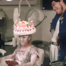 Gater: A woman recieves a messy shampoo in a Taiwanese movie