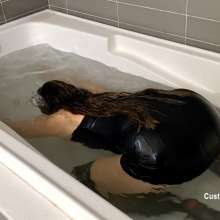 Messygirl: New Custom Video Girls Download: Wet and Classy