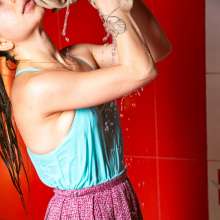 wet.look.me: Wetlook girl in stockings and heels get wet in Pool | Wetlook.biz