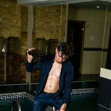 wet.look.me: Wetlook Business Man in tight jeans | Wetlook.biz