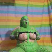 The_Intrigued_WAMers: 10 Pies and Chunky Green Slime