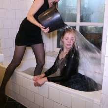 eileenvogel: next liveshow!  schoolgirl