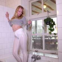 WetPlace: Beautiful Eileen Shower In White Jeans