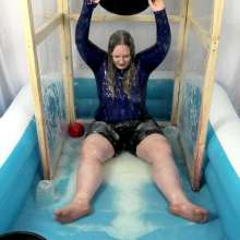 CheekyLuna: Cheekyluna's Quiz Gunging In Tight Spandex Top