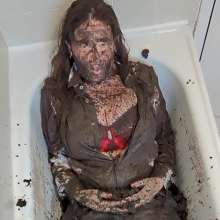 FSChloe: Chloe And The Mudbath