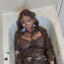FSChloe: Chloe And The Mudbath