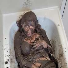 FSChloe: Chloe And The Mudbath