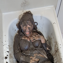 FSChloe: Chloe And The Mudbath