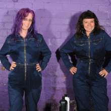 DungeonMasterOne: Denim Suit Hairwash with Lady Jennifer and Isabeau!
