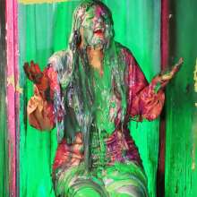 bsmessybakery: Surprise guest at messyworld.net