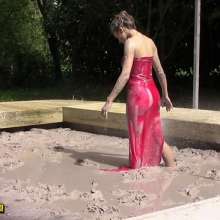 FOXY: Evening dress in mud 2