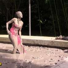 FOXY: Evening dress in mud 2