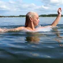 Wamtastic Jessica: Kyra Sunny, White and Wet!