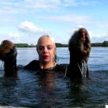 Wamtastic Jessica: Kyra's Winter Wetness!