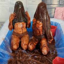 Larzstord: Leftover Chocolate Syrup Dive