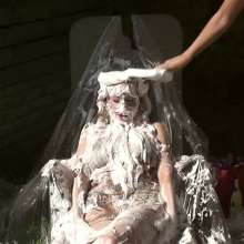 RevSlymsford: Messy Jessie Pied By Dede Whilst Sunbathing