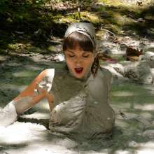 dlodoski: Sarah Michelle Rides the Bubble Shaft--Photos