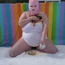 The_Intrigued_WAMers: Mrs Solo in the Snow with a Berry Pie