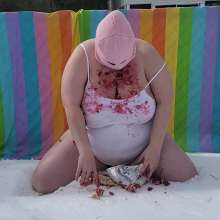 The_Intrigued_WAMers: Mrs Solo in the Snow with a Berry Pie