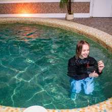 Wet Live Team: Prolonged Soaking in the Pool and Shower Is a Casual Look