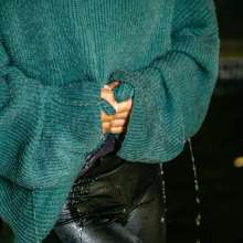 wet.look.me: Wetlook girl in Black Leather Leggings | wetlook.biz