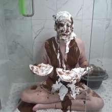 mhop: 1 Big Sloppy Bucket and 4 Shaving Foam Pies
