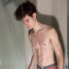 WetlookerUpdates: Wet guys on Wetlooker!