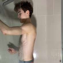 WetlookerUpdates: Wet guys on Wetlooker!