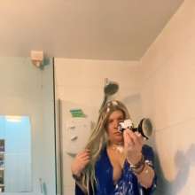 Kelly-Le-Frock: Foam and Wetlook play in the shower in a sexy dress