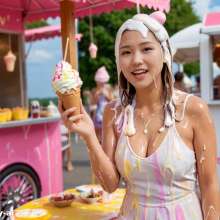 MMasia: Messy at the Ice Cream truck